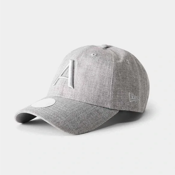 NWT New Era x Aritzia 9TWENTY Hat Grey / H Chrome - Picture 2 of 7